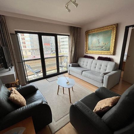 Frontaal Zeezicht In Appartement De Strandjutter Ostende Exterior foto