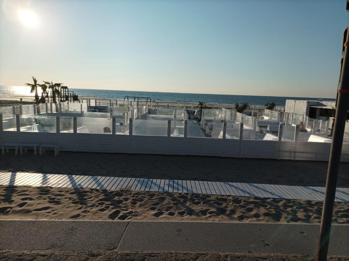 Frontaal Zeezicht In Appartement De Strandjutter Ostende Exterior foto