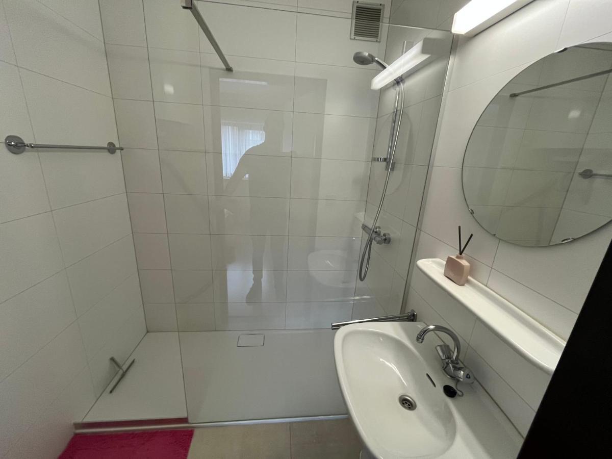 Frontaal Zeezicht In Appartement De Strandjutter Ostende Exterior foto
